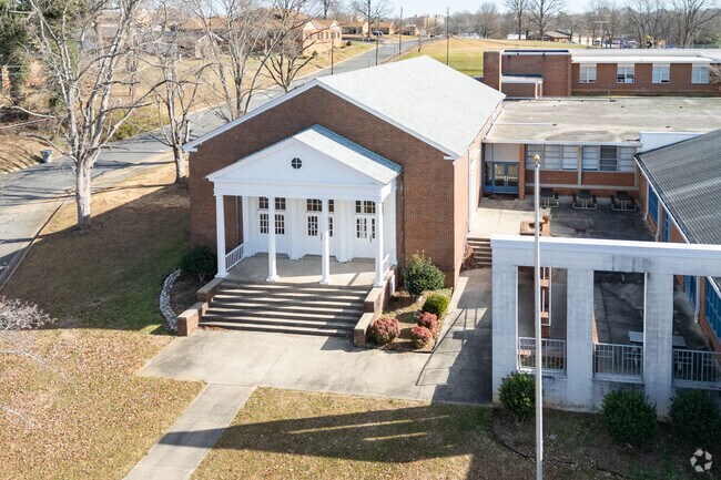 The nearest middle school in Donna L. Loflin Elementary School is South Asheboro Middle School.