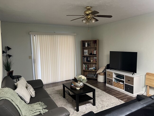 5134 E Bluffview Dr unit 1, Berrien Springs, MI 49103 - photo 7