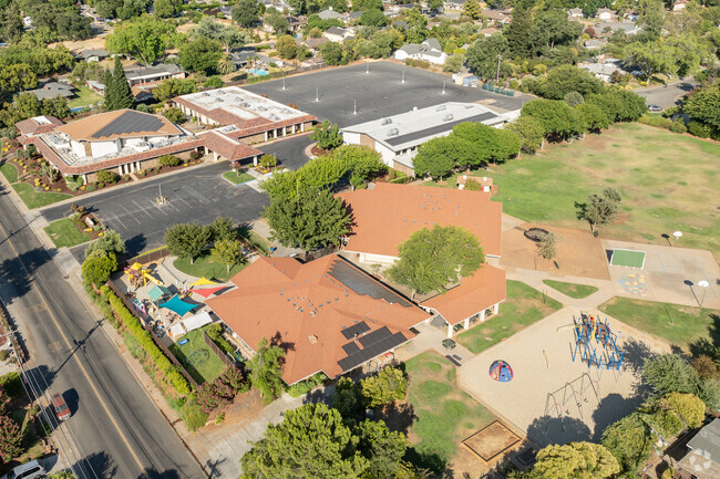 Chico Oaks Adventist School  has 5 full-time teachers.