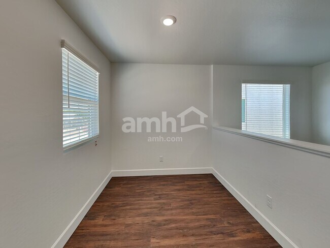 17134 W Lawrence Ln, Waddell, AZ 85355 - photo 7