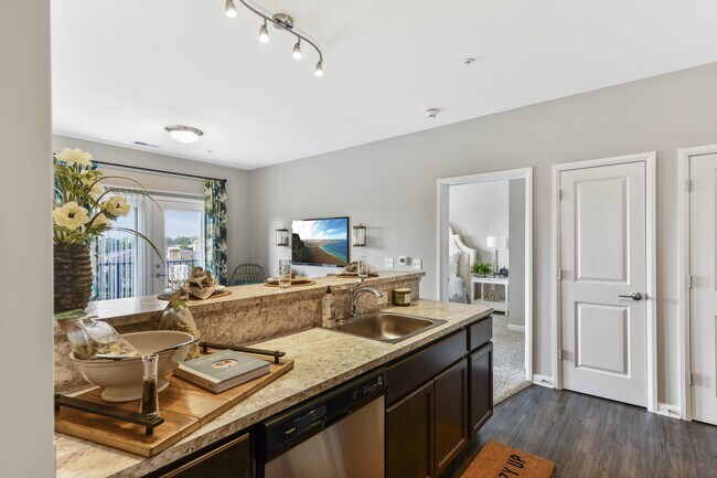 Lincoln Pointe, Columbus, OH 43235 - photo 6