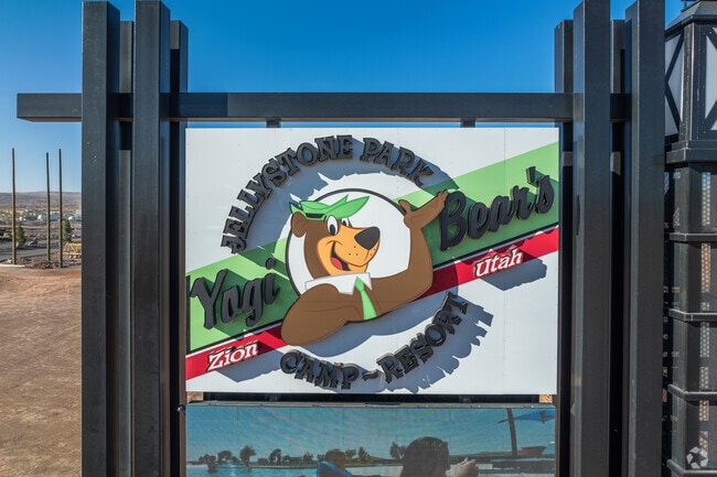 Jellystone Park is a real family fun park with lots of kid's activities and a huge water zone.