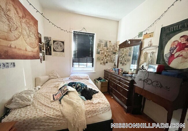 93A Hillside St unit 1, Boston, MA 02120 - photo 5