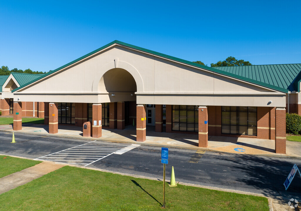 Mount Carmel Elementary School is located at 2450 Mt Carmel Rd, Hampton, GA 30228.
