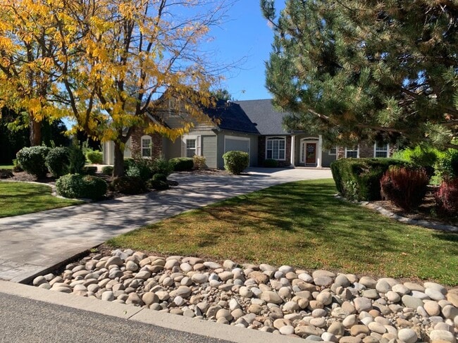 191 N Cove Colony Way, Eagle, ID 83616 - photo 2