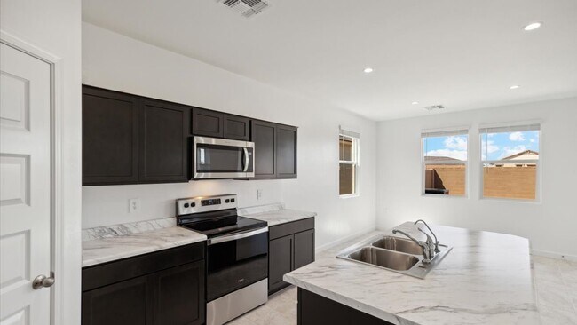 2151 W Sheridan Ave, Apache Junction, AZ 85120 - photo 5