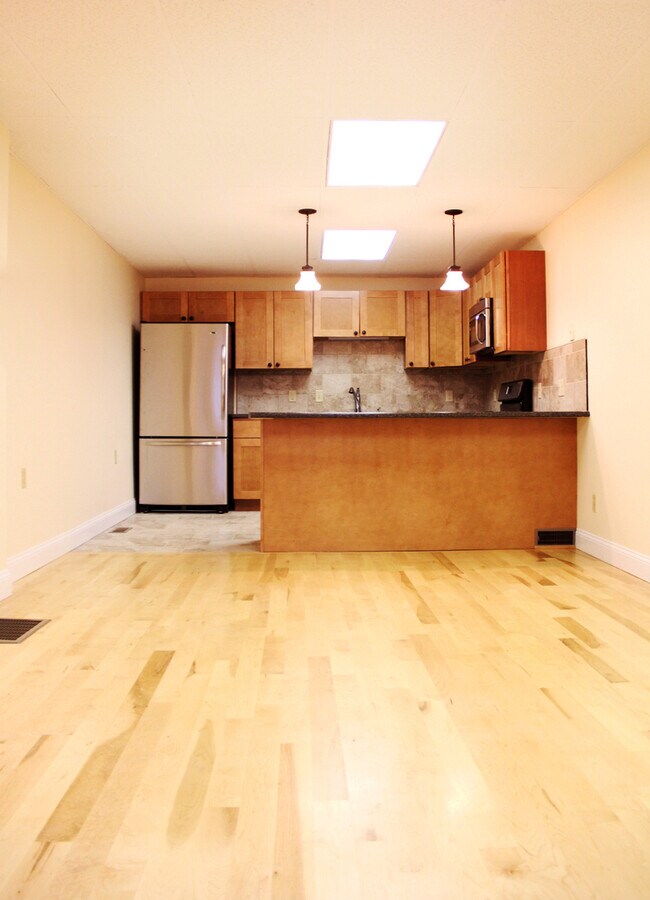 50 North St unit C, Burlington, VT 05401 - photo 2