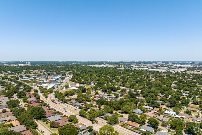 Mark Twain is a beautiful suburban neighborhood in Richardson, Texas.