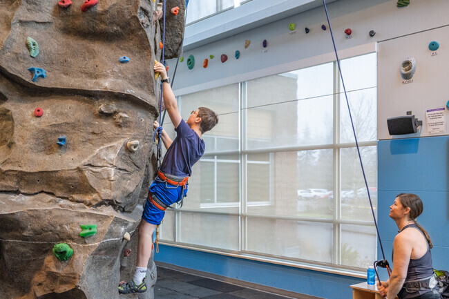 Buenna residents have access to the nearby Federal Way Communiy Center and all of its perks.
