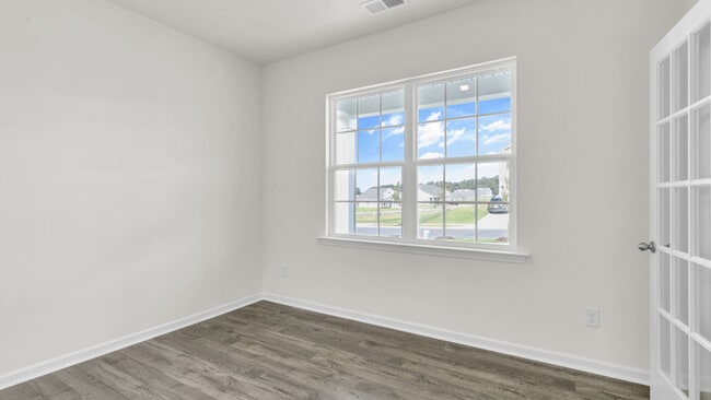 1001 Misty Creek Dr, Aberdeen, NC 28315 - photo 4