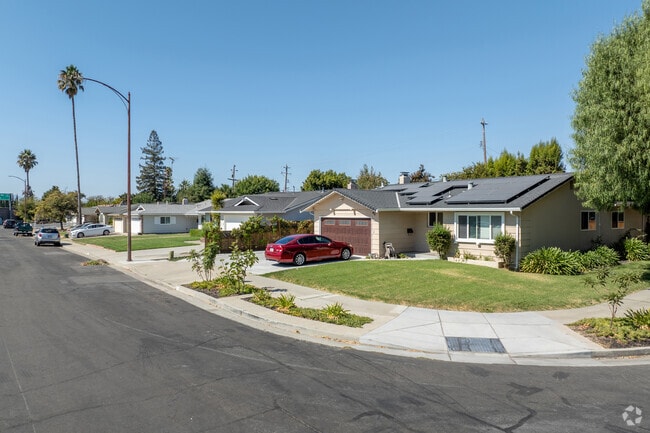 Miner’s ranch-style homes bring mid-century design to a friendly community setting.
