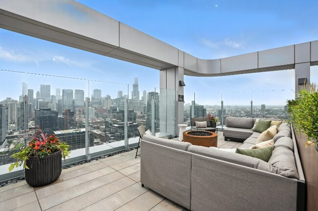 1104 W Carroll Ave, Chicago, IL 60607 - photo 7