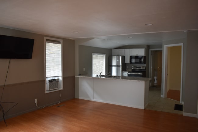 502 S Pine St unit A, Mount Pleasant, MI 48858 - photo 6