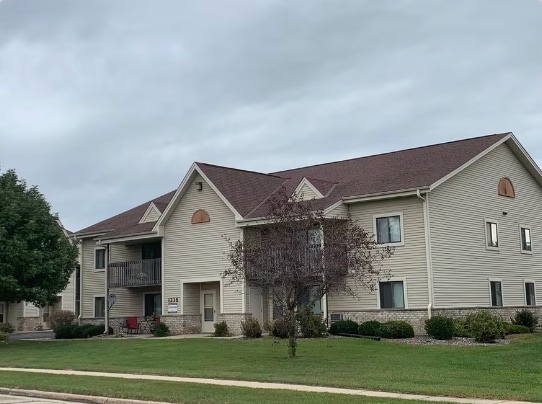 1230 Bear Pass unit 2, Mukwonago, WI 53149 - photo 1