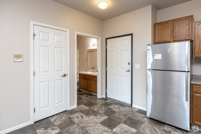 Courtyard Apartments on Belsly, Moorhead, MN 56560 - photo 3