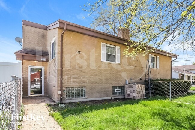 335 E Vermont St, Villa Park, IL 60181 - photo 2