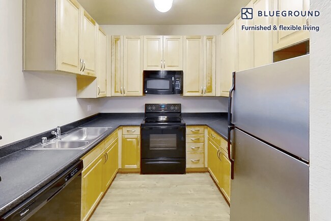 10024 Paseo Montril unit FL3-ID935A, San Diego, CA 92129 - photo 6