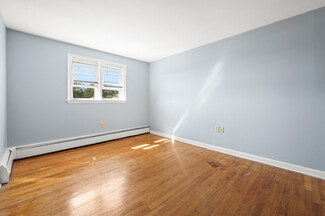 38 Deerfield Ct Unit b, East Hartford, CT 06108