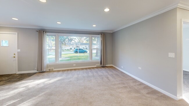514 S 4th Ave, Des Plaines, IL 60016 - photo 2