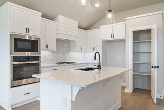 12716 NW 4th St, Yukon, OK 73099