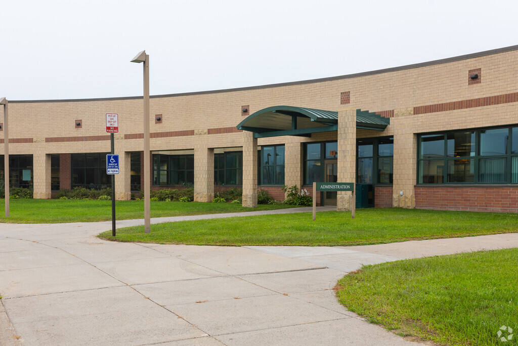 Princeton Middle School provides education in the neighborhood of 
Isanti Northern Suburbs