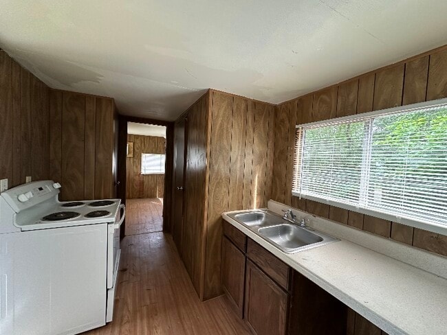 9758 Farris Loop, Midway, TX 75852 - photo 3