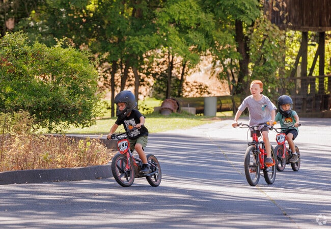 The City of Phoenix Lake offers a variety of bike and walking trails for its residents.