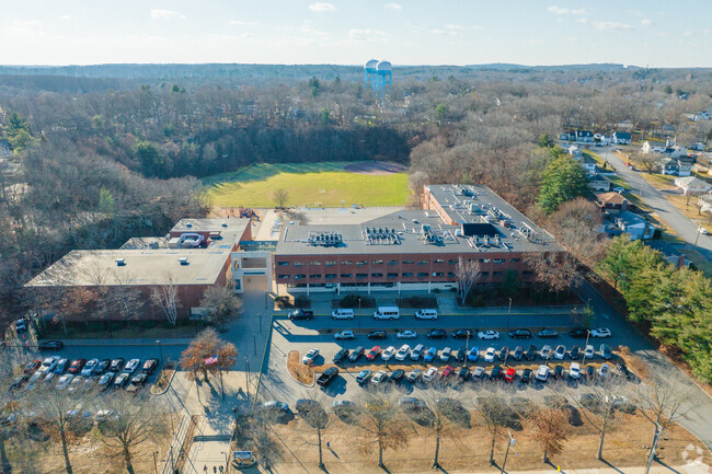 Robert Frost Elementary provides a well-rounded education and promotes academic excellence.