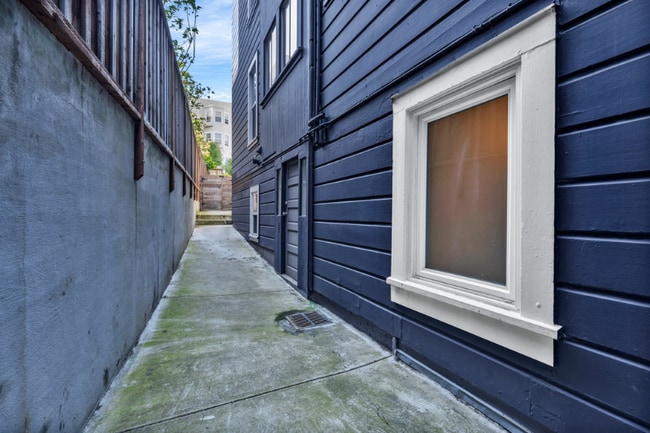 3014a Pine St unit Clay, San Francisco, CA 94115 - photo 4