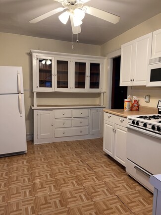 79 Foster Ave Unit 1, Sayville, NY 11782