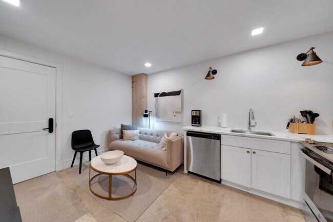 505 E Travis St unit ID1267121P, San Antonio, TX 78205 - photo 4