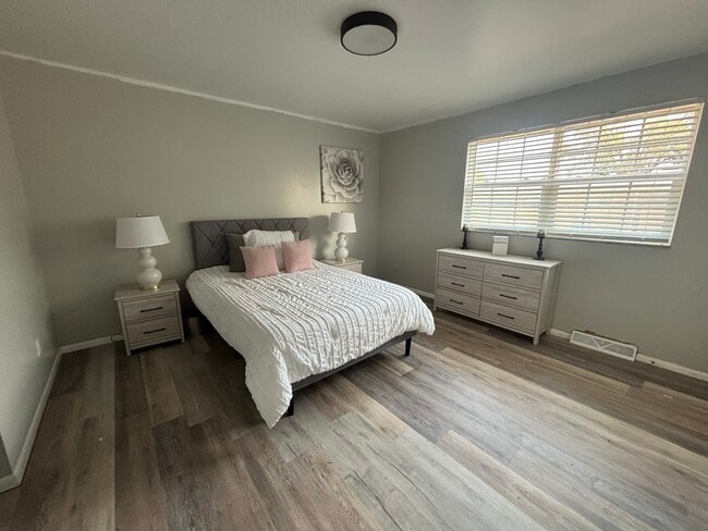 Colonial Park, Columbus, OH 43232 - photo 6