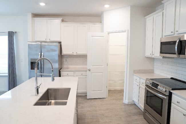 2965 Crossfield Dr, Green Cove Springs, FL 32043 - photo 7