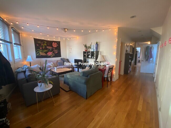 51 Calumet St unit 1, Roxbury Crossing, MA 02120 - photo 6