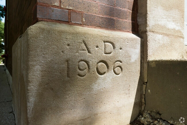 The oldest building at Carlos Fuentes Elementary school was erected in 1906.