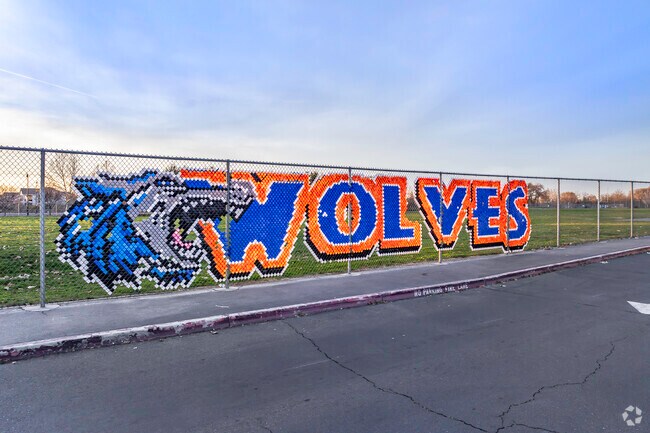 Elizabeth Pinkerton Middle School in Elk Grove is home of the Wolves.