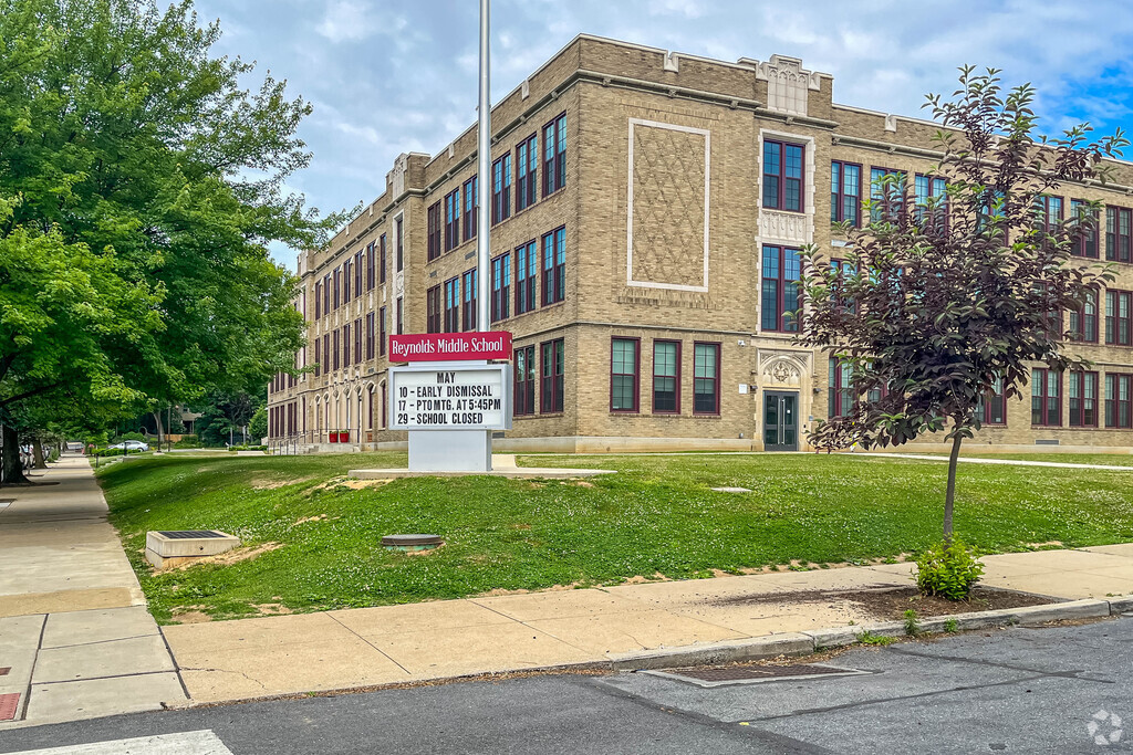 Reynolds Middle School is a public school located in Lancaster, PA.