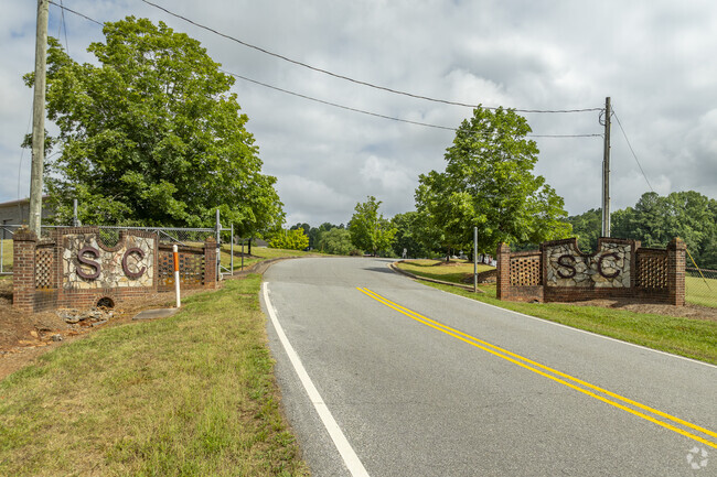 South Caldwell High School welcomes students from the Caldwell County area.
