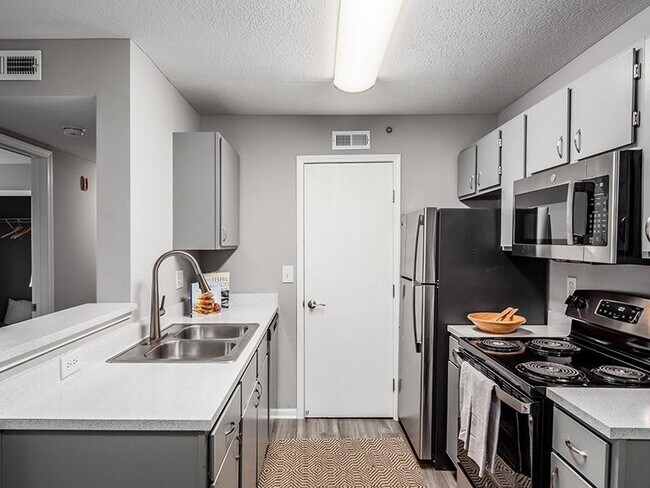 Sawmill Crossing, Columbus, OH 43235 - photo 2