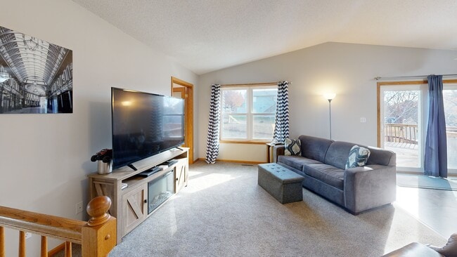 2016 27th St SE, Rochester, MN 55904 - photo 2