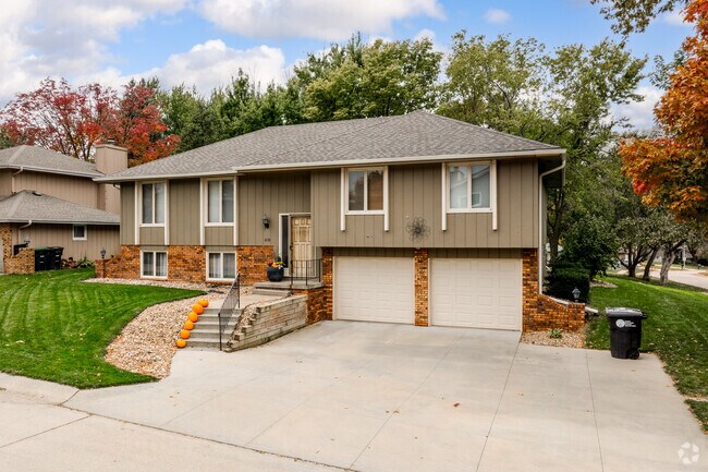 If you love split-entry homes, Eldorado has many to choose.