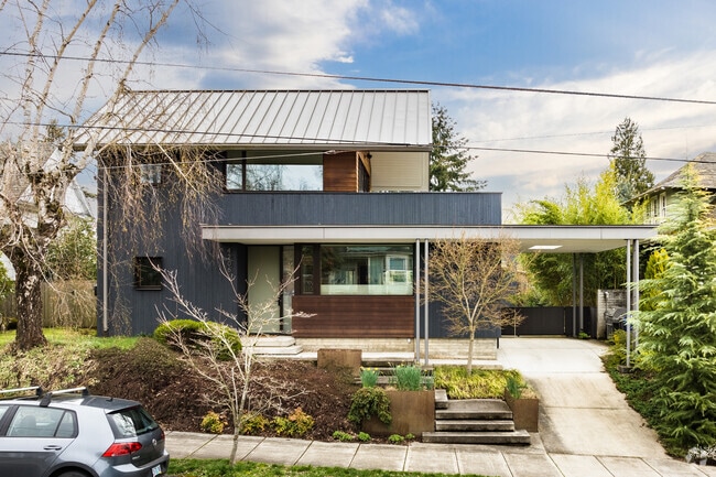 Beautifully Landscaped Contemporary Modern Home in the King Neighborhood