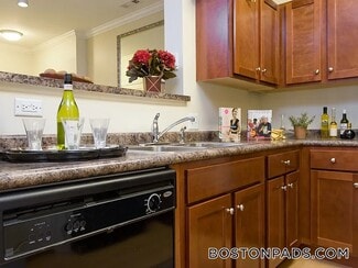 311 Lowell St Unit 2201, Andover, MA 01810