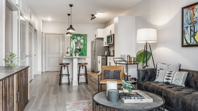 Lector 85, Ybor City, FL 33605 - photo 5