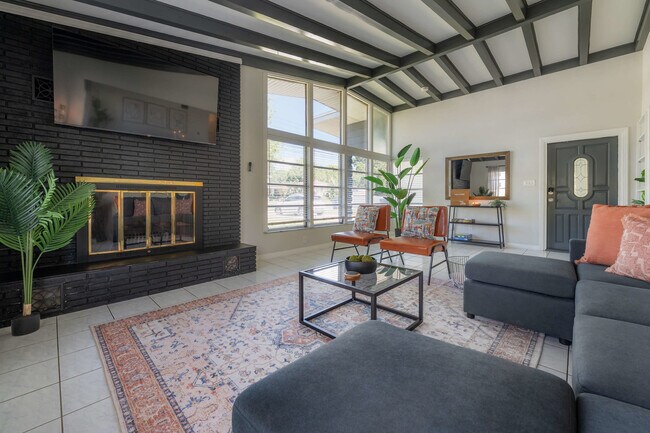 4301 N Albany Ave unit ID1053147P, Tampa, FL 33607 - photo 4