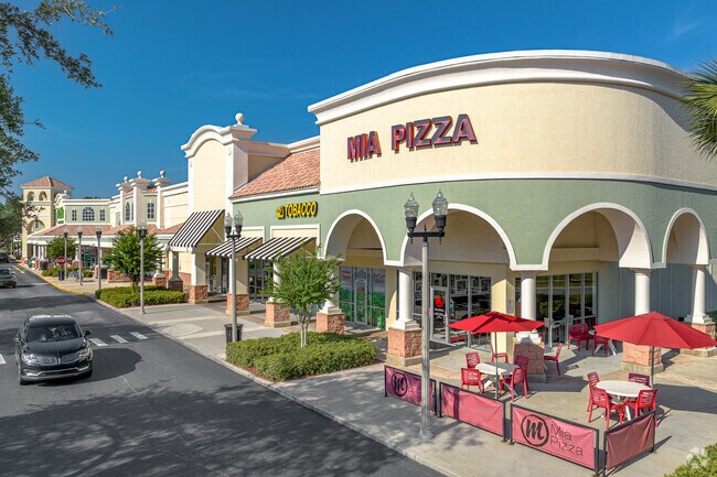 Mia Pizza in Happy Trail serves classic pies, paninis and calzones with fresh ingredients.