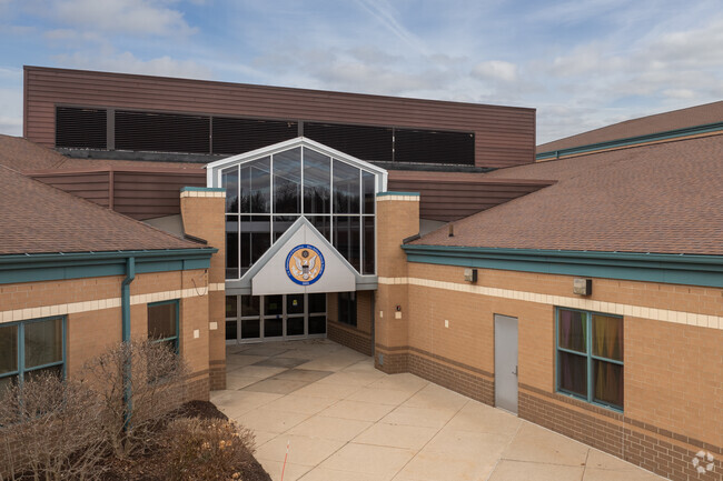 Marshall Elementary School, Entrance.