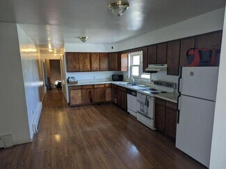 1127 N 3rd St Unit 5, Marquette, MI 49855