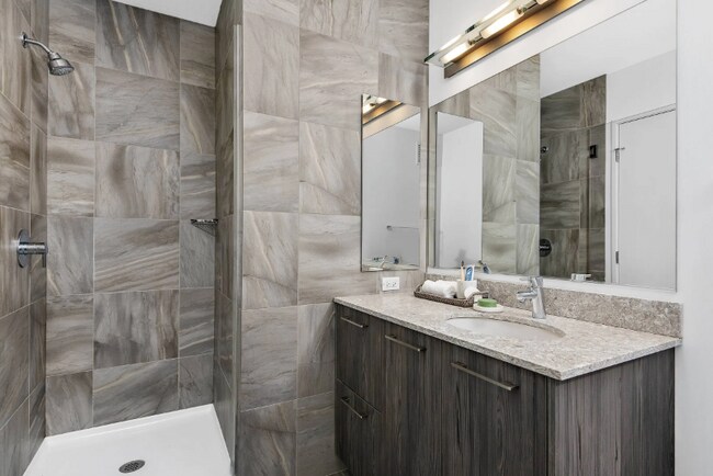 235 E Illinois St, Chicago, IL 60611 - photo 6