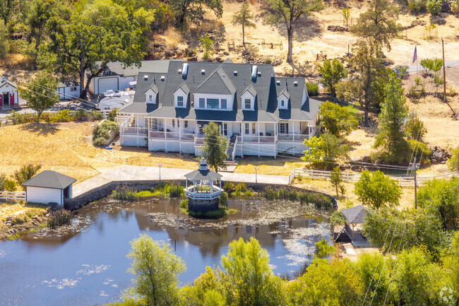 Build your dream home in Oak Run.
